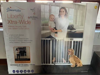 Dreambaby Liberty Xtra-Wide Hallway Security Gate