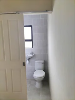 One Room unit available for Rent