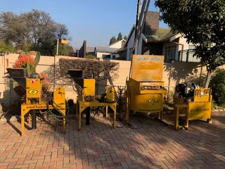 Pre owned Hydraform M7S2E Blockmaking machine and 200 liter Pan mixer