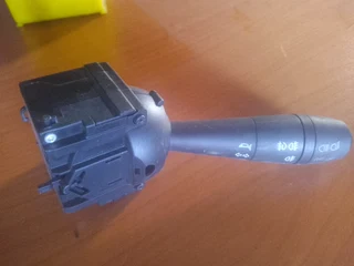 Renault Sandero 2 Indicator Switch
