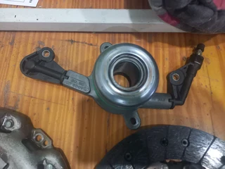 Mercedes benz vito w639 115cdi  clutch pressure plate with dual mass a d concentric  slave cylinder