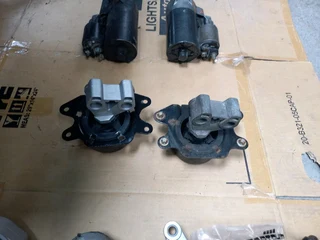 Opel corsa c  engine and gearbox mountings