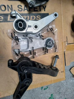 Opel corsa c  engine and gearbox mountings