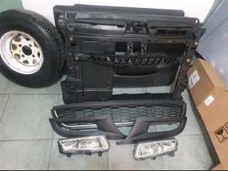 Vw  polo  250 front bumper lower center grilles