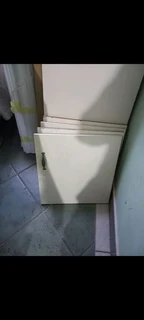 cupboard  doors  R580