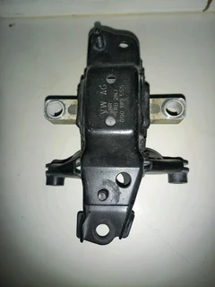Vw polo engine mounting