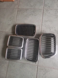 Bmw E46  facelift  and pre facelift  kidney  grilles