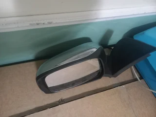 2008  Nissan  Navara  left front door mirror