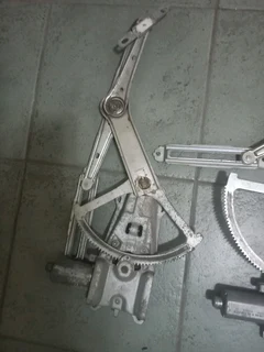 Opel corsa c gamma shape  front door  regulators  electric