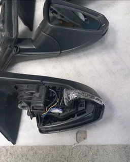 2020 vw  polo right side mirror