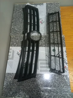 Vw polo  vivo  front upper grille