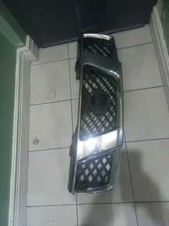2008  Nissan  Navara  front  Grille without  badge