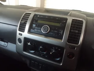 NISSAN NAVARA TITANIUM DOUBLE CAB BAKKIE FOR SALE: &#61; R 229 000