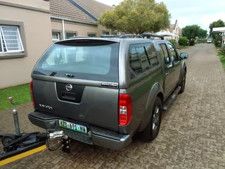 NISSAN NAVARA TITANIUM DOUBLE CAB BAKKIE FOR SALE: &#61; R 229 000