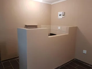 Bachelor apartment accommodation in KAGISO for R3350