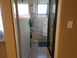 Bachelor apartment accommodation in KAGISO for R3350