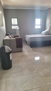 Cottage For Rent In Rosebank/parkwood And Walking Distance To Good Man Gallery For R6500.00