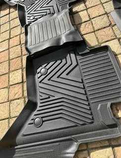 Toyota Hilux GD-6 Rubber Moulded Floor Mats