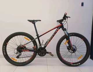 Giant talon 3 mountain bike