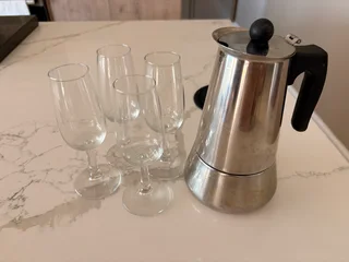 Mokka pot with 4 glasses R50