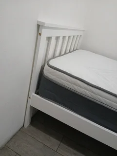 Bed - Ad posted by lana vine