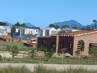 professional carpenter that deals with roofs ,ceiling, drywall and building