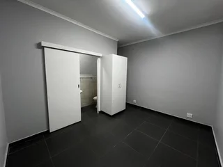 Pet Friendly Modern 2 Bedroom 2 Bathroom with secure parking based on the Bluff