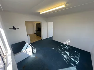 Spacious 2 Bedroom with secure parking based on the Bluff