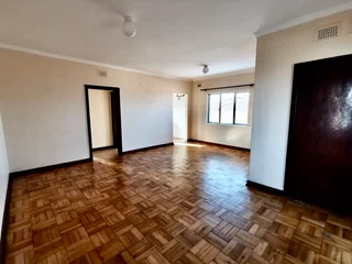 Pet friendly and spacious 2.5 Bedroom Maisonette with secure parking based on the Bluff