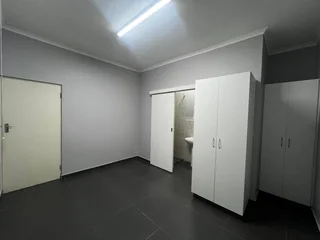 Pet Friendly Modern 2 Bedroom 2 Bathroom with secure parking based on the Bluff