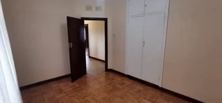 Pet friendly and spacious 2.5 Bedroom Maisonette with secure parking based on the Bluff