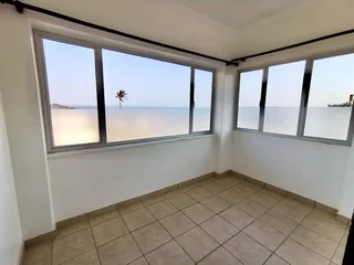 Pet friendly and spacious 2.5 Bedroom Maisonette with secure parking based on the Bluff