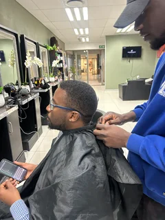 Space to Rent in the Salon