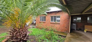 Houses with big stand in Witfield