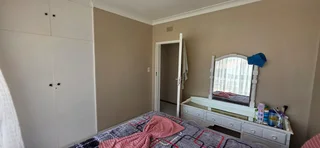 Lovely Neat 3 Bedroom Family Home with Pool, Lapa in Birch Acres, KemptonPark