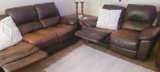 2 &amp; 3 Seater Lounge Suite