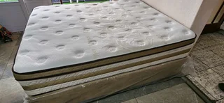 QUEEN MATRESS AND BASE