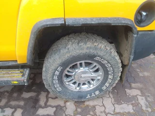 Another Hummer H3 stripping for parts