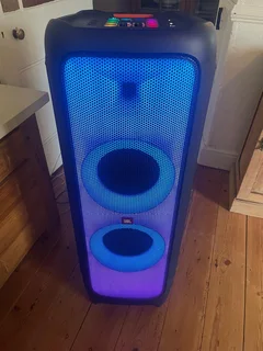JBL PartyBox 1000 Speaker 1100Watts - Mint condition