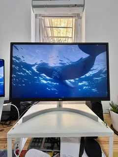 LG Monitor 27-inch 4K UHD. Model: 27UL500-W