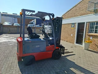 Refurbished Doosan B25S electric forklift for sale