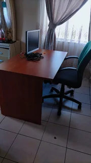 office - Ad posted by Muza