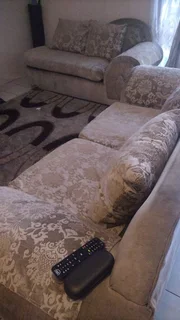 couche - Ad posted by Muza