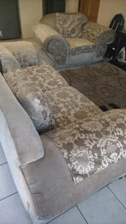 couche - Ad posted by Muza