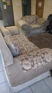 couche - Ad posted by Muza