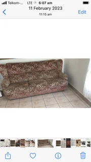 Grafton everest 1 of 3 seater sofa  needs upholstery cell/WhatsApp 0680108392