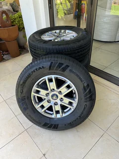 Ford Ranger OEM wheels and tyres