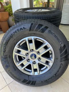 Ford Ranger OEM wheels and tyres