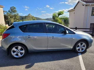 2013 Opel Astra Hatchback