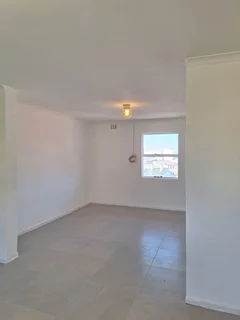 LARGE 2 BEDROOM FLAT FOR SALE IN SPRINGFIELD TERRACE (H BLOCK) WOODSTOCK, CAPE TOWN